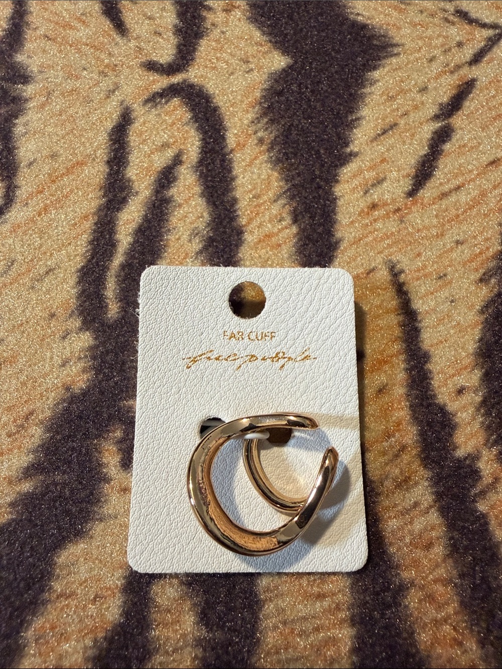 Free people gold ear cuff NWT $25